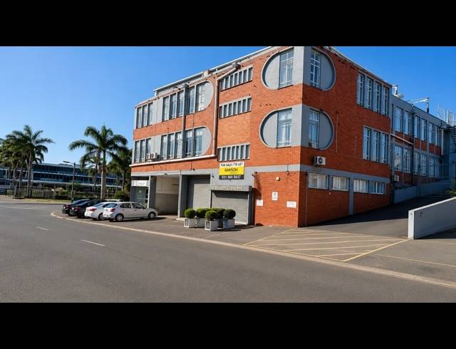 3,271M² BUILDING FOR SALE IN WATERVAL PARK
